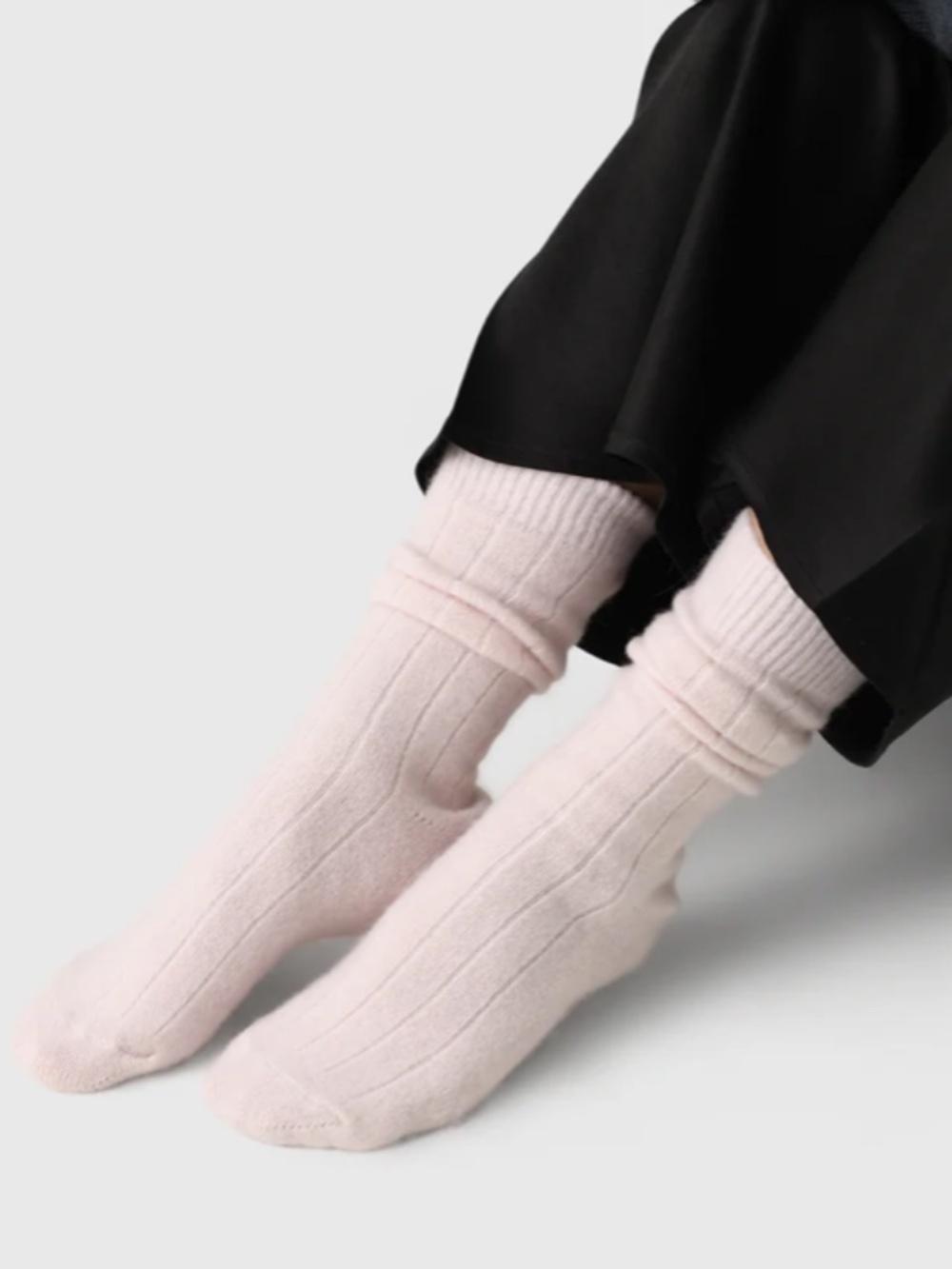 White + Warren  Cashmere Ribbed Socks